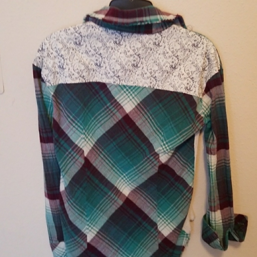 Button up - Picture 2 of 2